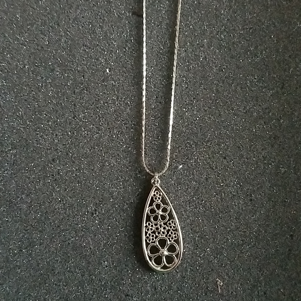 Flower necklace